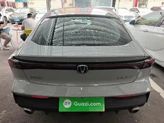 2022 Changan UNI-V 1.5T Premium — фото 6