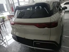 2025 BYD Yuan UP Smart Driving 401km Leading, зелёный — фото 6