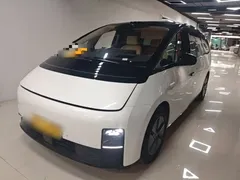 2025 Li Auto MEGA Ultra Smart Refresh, белый — фото 2