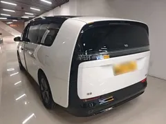 2025 Li Auto MEGA Ultra Smart Refresh, белый — фото 5