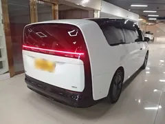 2025 Li Auto MEGA Ultra Smart Refresh, белый — фото 7