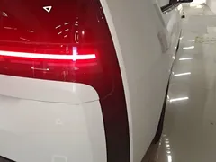 2025 Li Auto MEGA Ultra Smart Refresh, белый — фото 8