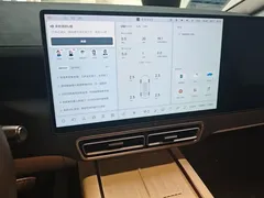2025 Li Auto MEGA Ultra Smart Refresh, белый — фото 13
