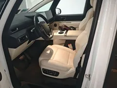 2025 Li Auto MEGA Ultra Smart Refresh, белый — фото 15