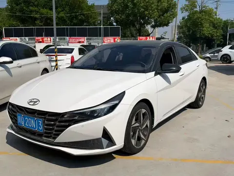 2022 Hyundai Elantra 1.5L CVT LUX Premium