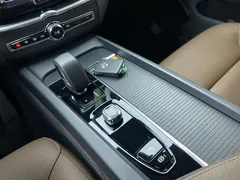 2022 Volvo XC60 4WD Zhiyi Luxury, белый — фото 19