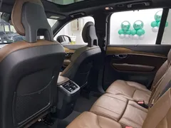 2021 Volvo XC90 7-seat, чёрный — фото 10