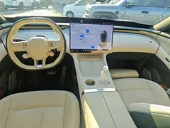 2025 Xiaomi YU7 RWD Long Range, белый — фото 10