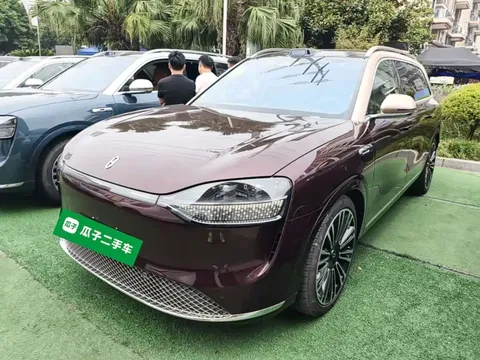 2025 Aito M9 EV Max 100kWh 6-seat 192-line LiDAR