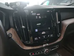 2021 Volvo XC60 4WD Luxury, синий — фото 13