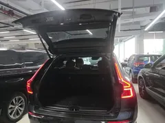 2021 Volvo XC60 4WD Luxury, синий — фото 19