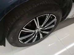 2021 Volvo XC60 4WD Luxury, синий — фото 23