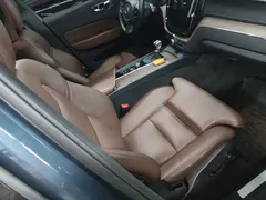 2021 Volvo XC60 4WD Luxury, синий — фото 25