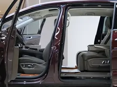 2022 Volkswagen Viloran 380TSI Premium — фото 30