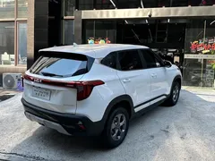 2023 Kia Seltos 1.5L CVT Comfort, белый — фото 5