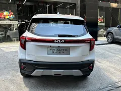 2023 Kia Seltos 1.5L CVT Comfort, белый — фото 6