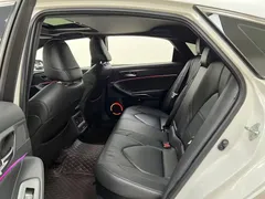 2022 Toyota Avalon Hybrid 2.5L Luxury, белый — фото 8