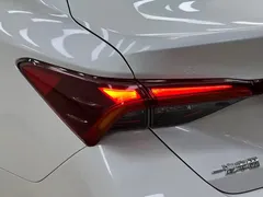 2022 Toyota Avalon Hybrid 2.5L Luxury, белый — фото 10