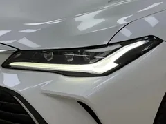 2022 Toyota Avalon Hybrid 2.5L Luxury, белый — фото 11