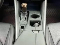 2022 Toyota Avalon Hybrid 2.5L Luxury, белый — фото 14