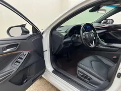 2022 Toyota Avalon Hybrid 2.5L Luxury, белый — фото 24