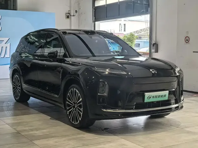 2026 Nio ES8 5-Seat Executive Signature