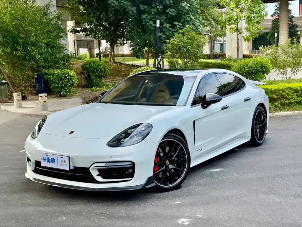 2021 Porsche Panamera GTS 4.0T