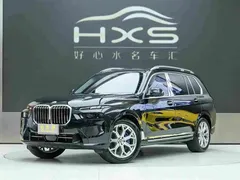2023 BMW X7 xDrive40i Luxury Package, чёрный — фото 1
