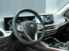 2023 BMW X7 xDrive40i Luxury Package, чёрный — фото 7