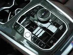 2023 BMW X7 xDrive40i Luxury Package, чёрный — фото 10