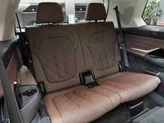 2023 BMW X7 xDrive40i Luxury Package, чёрный — фото 14
