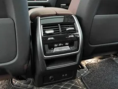 2023 BMW X7 xDrive40i Luxury Package, чёрный — фото 17