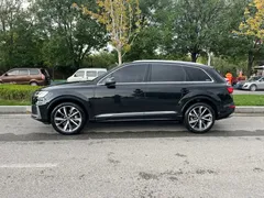2021 Audi Q7 55 TFSI quattro S line Sport, чёрный — фото 15