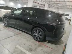 2025 Li Auto i8 Standard, чёрный — фото 4
