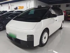 2024 Li Auto MEGA Ultra, белый — фото 1
