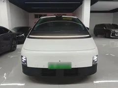 2024 Li Auto MEGA Ultra, белый — фото 3
