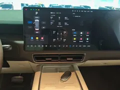 2024 Li Auto MEGA Ultra, белый — фото 13