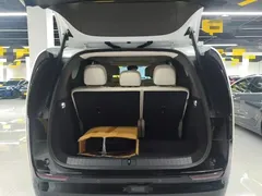 2024 Li Auto MEGA Ultra, белый — фото 19