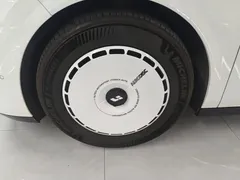 2024 Li Auto MEGA Ultra, белый — фото 23