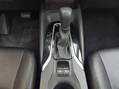 2021 Toyota Corolla Hybrid 1.8L E-CVT Elite, белый — фото 26