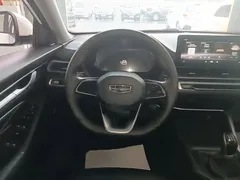 2022 Geely Emgrand 4th Gen 1.5L MT Luxury, белый — фото 11