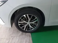 2022 Geely Emgrand 4th Gen 1.5L MT Luxury, белый — фото 23