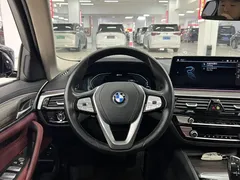 2022 BMW 5 Series 535Le PHEV M Sport Package, чёрный — фото 7