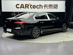 2023 BMW 7 Series 735Li M Sport Package, чёрный — фото 5