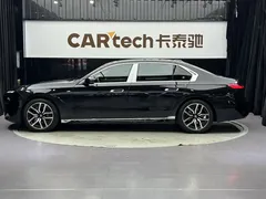 2023 BMW 7 Series 735Li M Sport Package, чёрный — фото 7