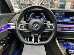 2023 BMW 7 Series 735Li M Sport Package, чёрный — фото 14