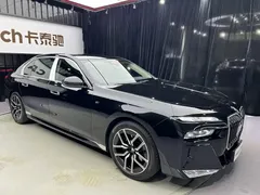 2023 BMW 7 Series 735Li M Sport Package, чёрный — фото 21