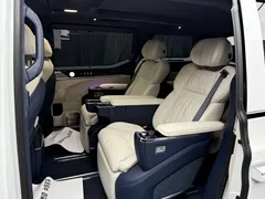 2024 Zeekr 009 6-Seat Executive 4WD 108kWh, белый — фото 13