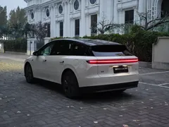 2025 Li Auto i6 2WD Standard — фото 2