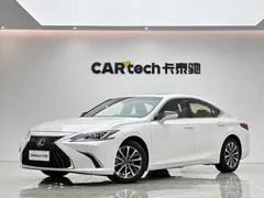 2022 Lexus ES 300h Excellence, белый — фото 1